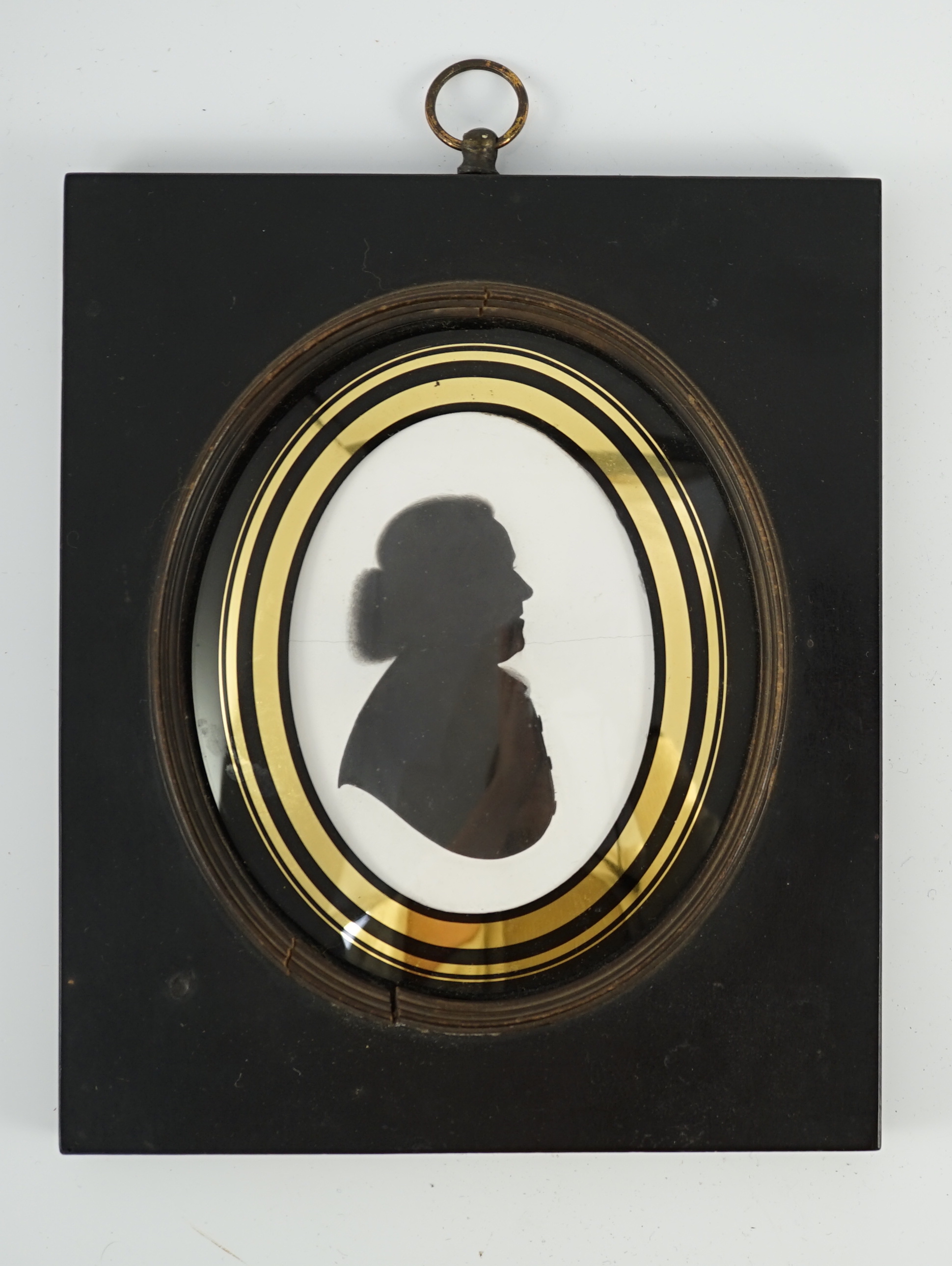 John Miers (1756-1821), Silhouette of a gentleman, painted plaster, 8.2 x 6cm.